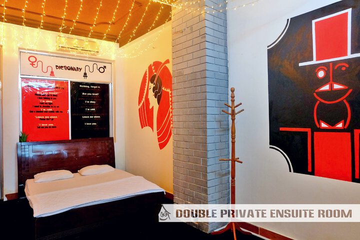 Room 17 of 39