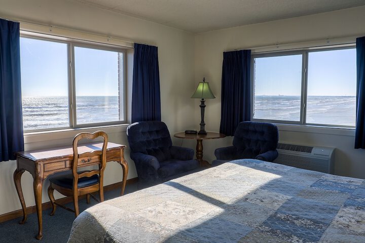 Room 4 of 50