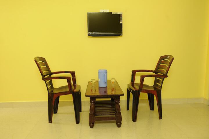 Room 9 of 16