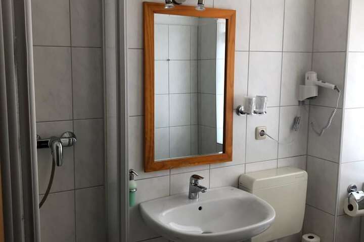 Room 14 of 25