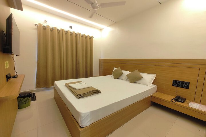 Room 9 of 24