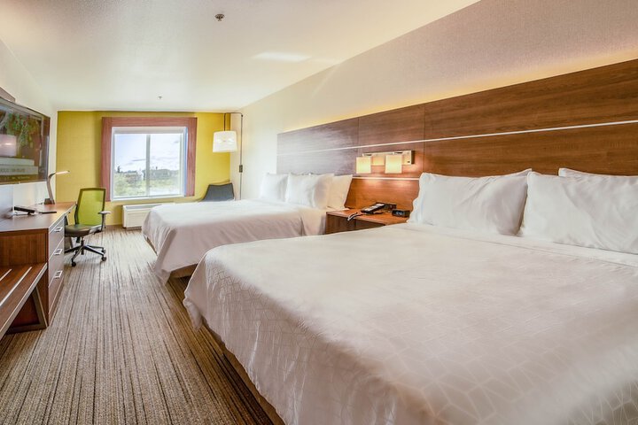 2 Queen Beds (4 of 5)