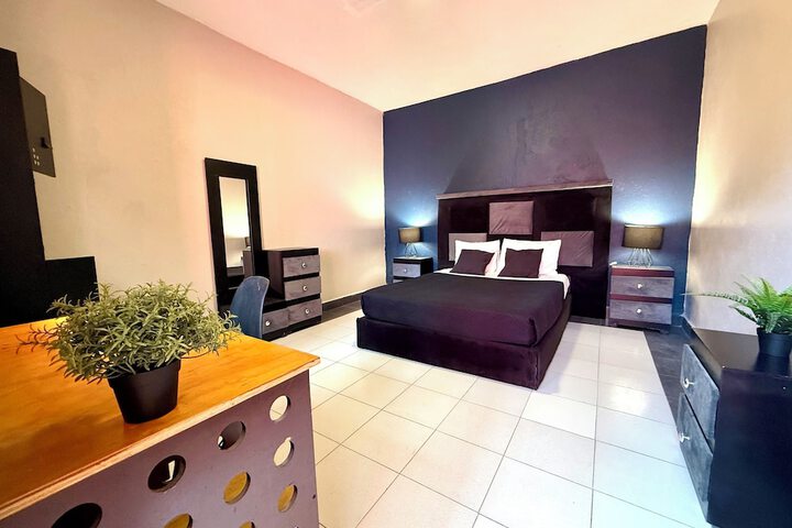 Room 13 of 28