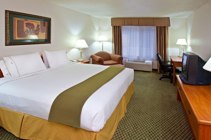 Room 2 of 43
