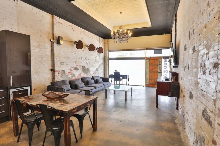 Room 10 of 23