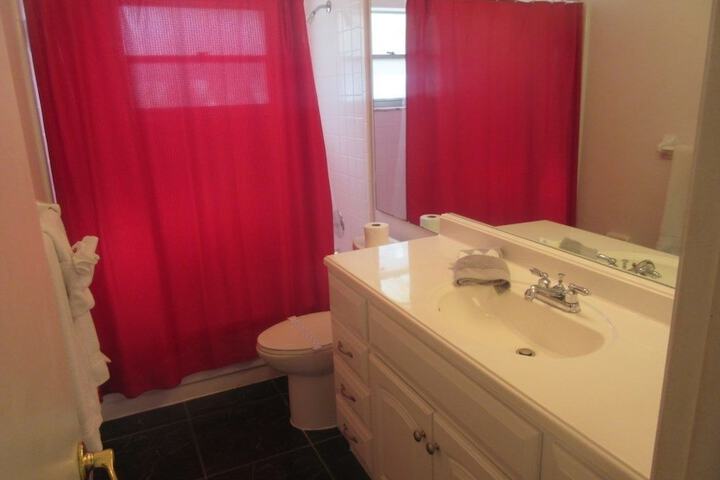 Room 380 of 414