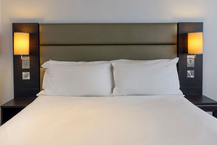Room 8 of 35