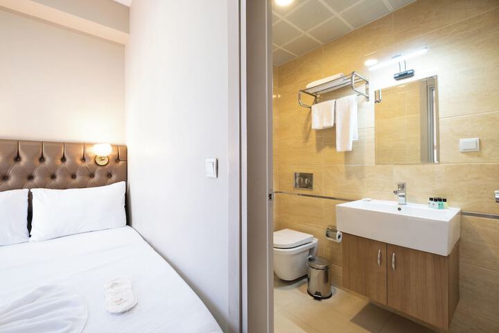 Room 15 of 72