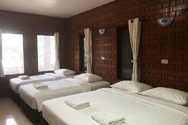 Room 9 of 35
