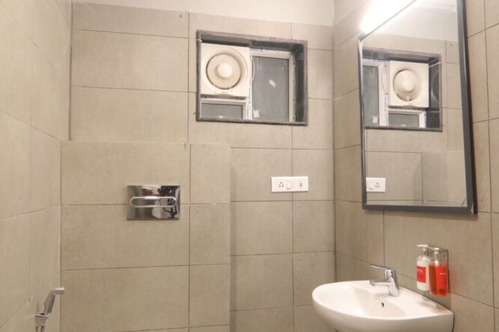 Room 10 of 24