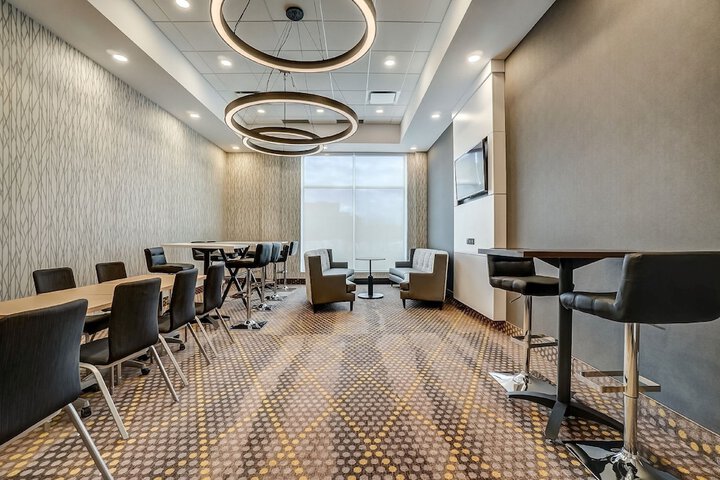 Ballroom/Hall 44 of 55