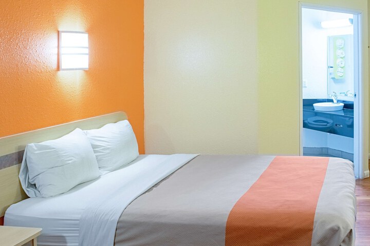 2 Double Beds (6 of 9)