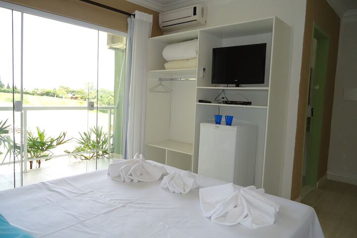 Room 6 of 32