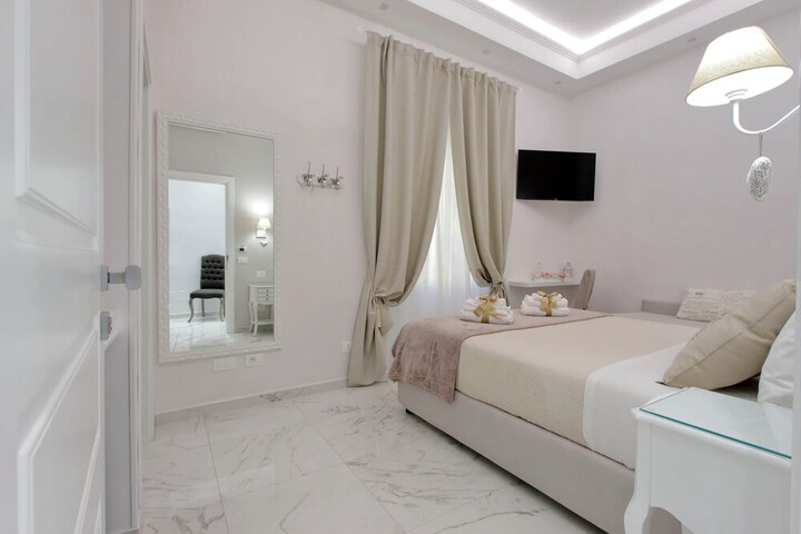 Room 15 of 51