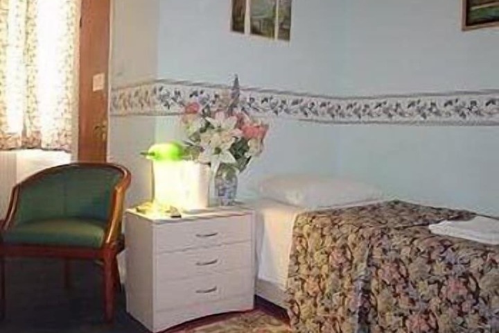 Room 10 of 20