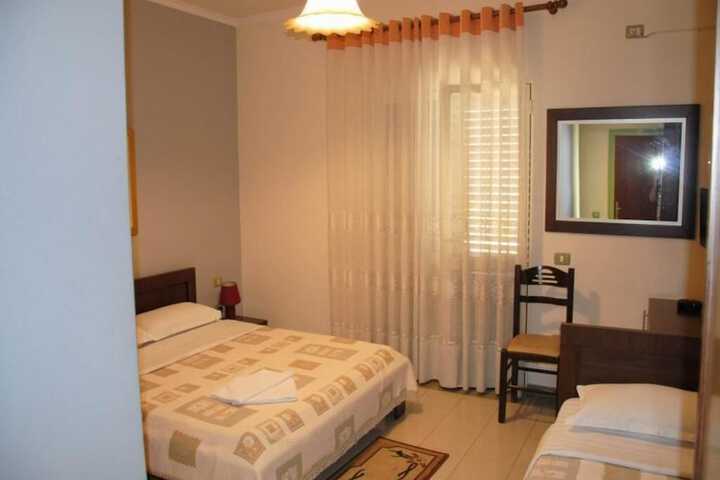 Room 5 of 19