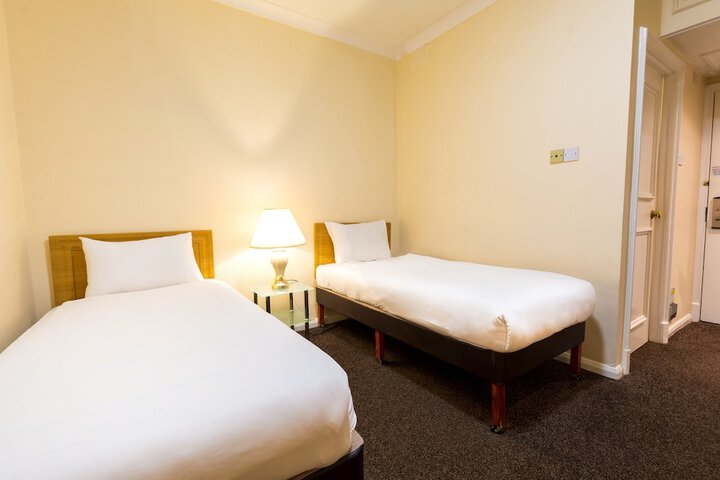 Room 8 of 54