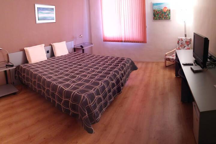 Room 8 of 38
