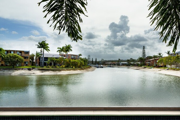 Pool 93 of 117
