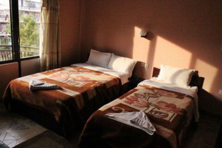 Room 8 of 38