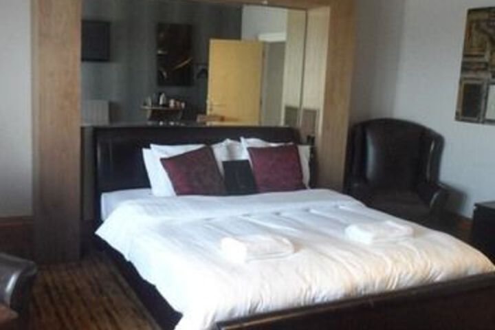 Room 6 of 20