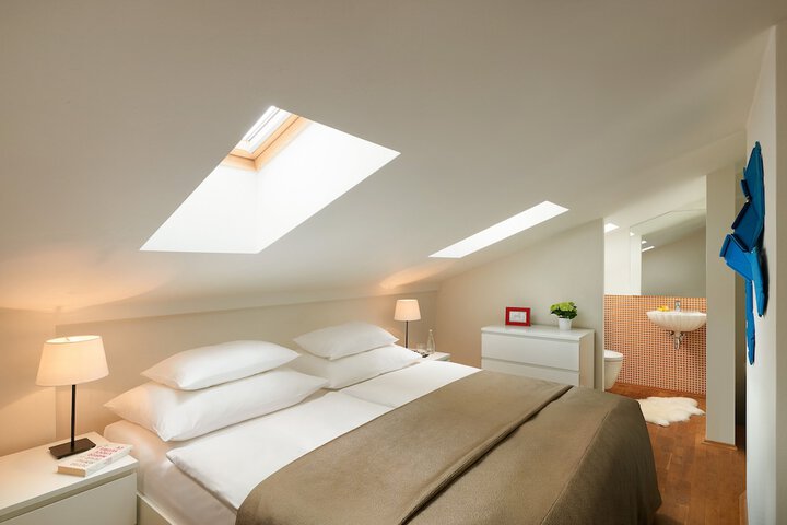 Room 12 of 30