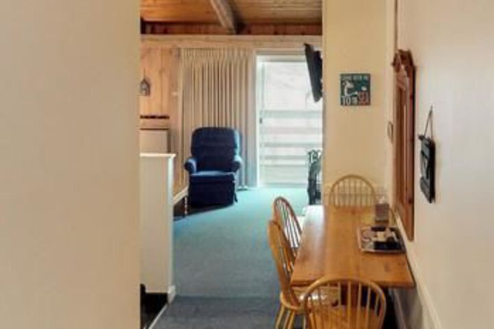 Room 103 of 171