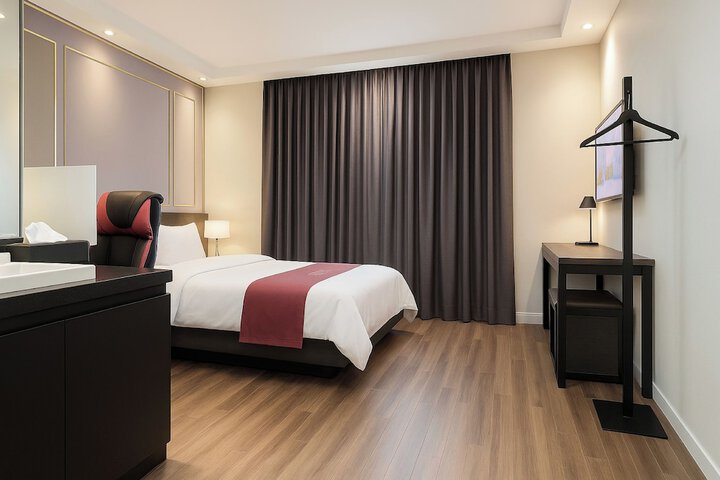 Room 35 of 85