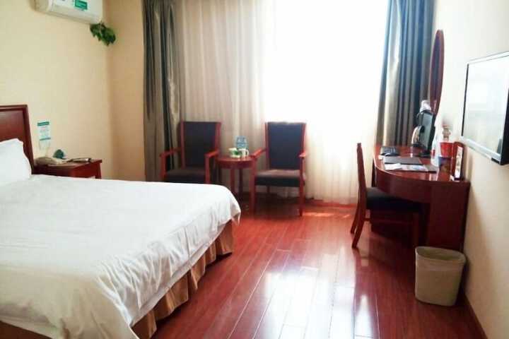 Room 8 of 29