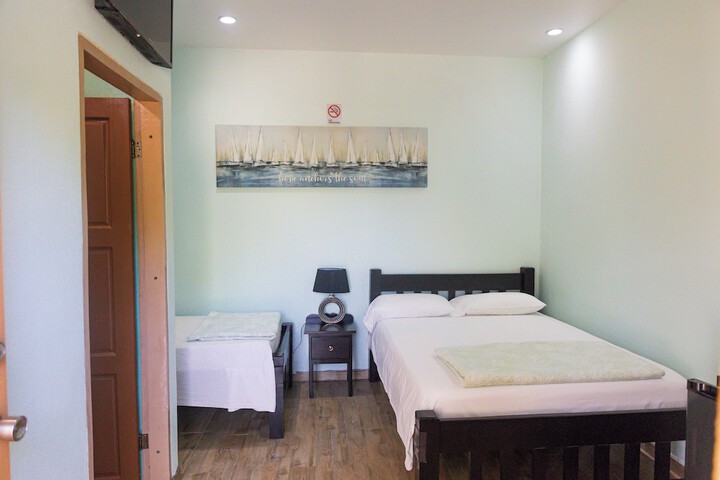 Room 4 of 18