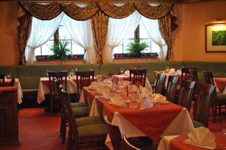 Dining 42 of 74