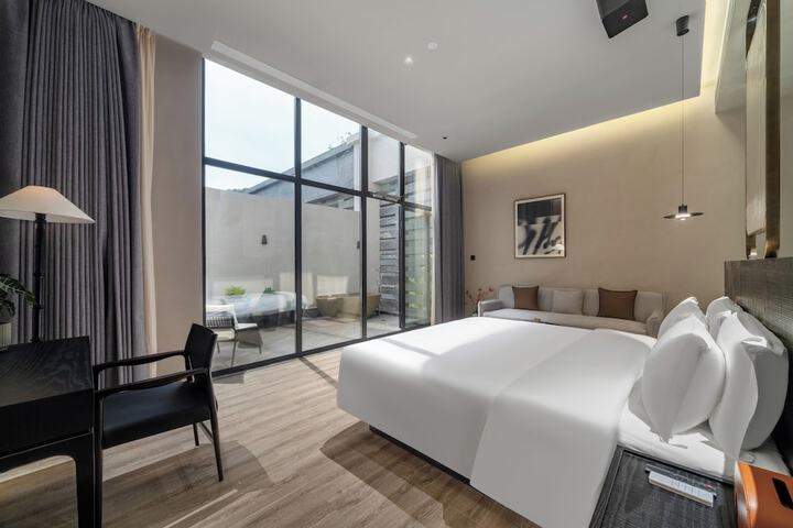 Room 38 of 64