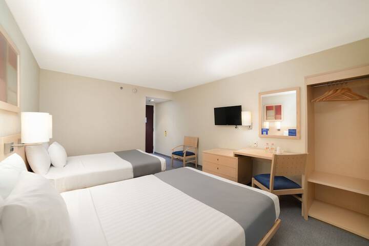 Room 9 of 47