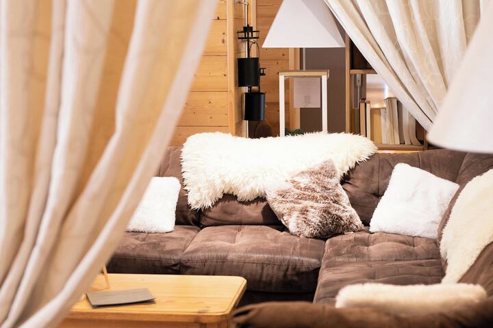 Lounge 98 of 118