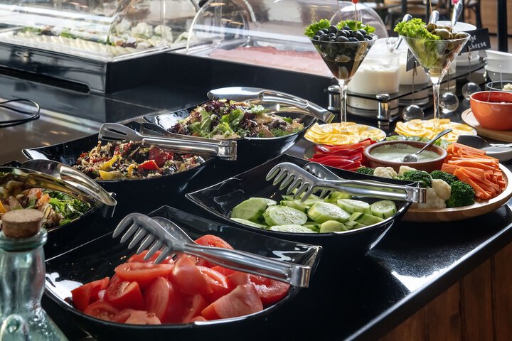 Dining 40 of 79
