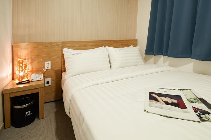 Room 5 of 44