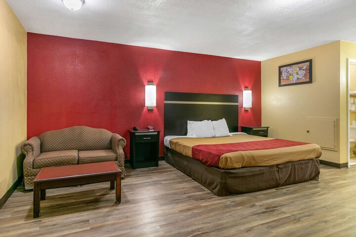 Room 18 of 27