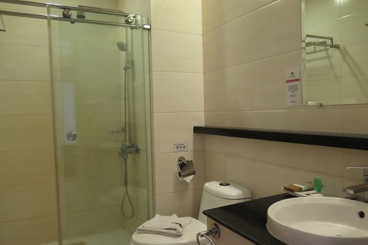 Room 33 of 62