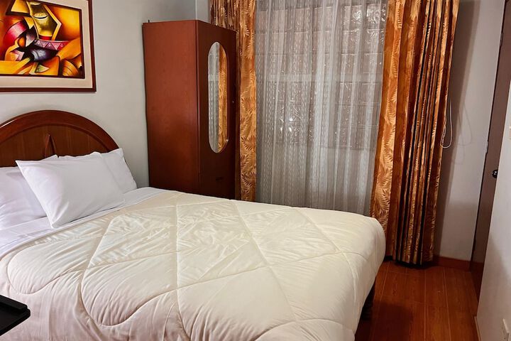 Room 3 of 8