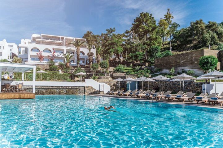 Hotel Pool