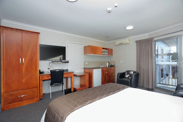 Room 18 of 50