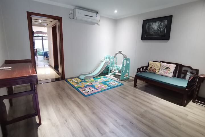 Room 12 of 52