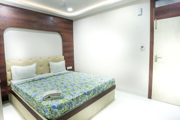 Room 2 of 13