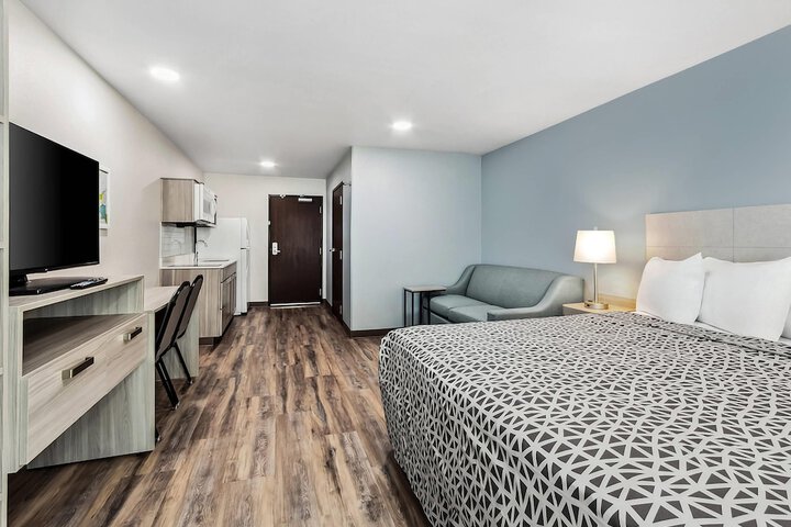 Room 28 of 45