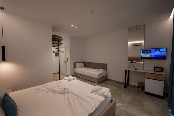 Room 21 of 73