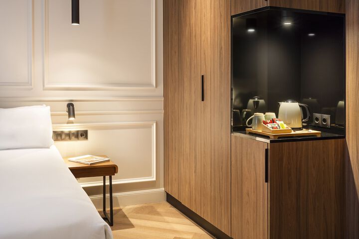 Room 10 of 61