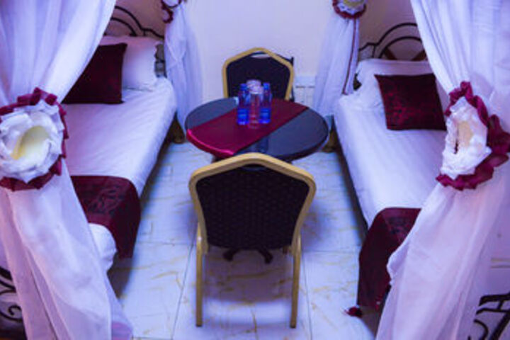 Room 17 of 27