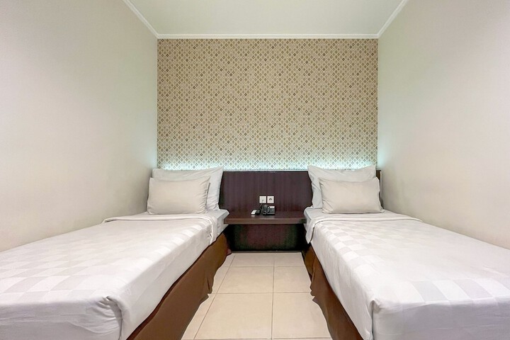Room 13 of 61