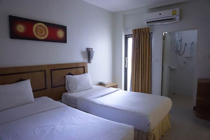 Room 18 of 38