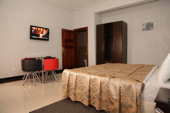 Room 15 of 60
